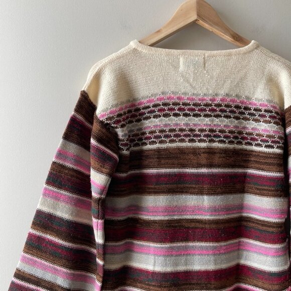 VINTAGE | Late 60's Woodward's Beacon Bell Sleeve Sweater - Picture 5 of 13